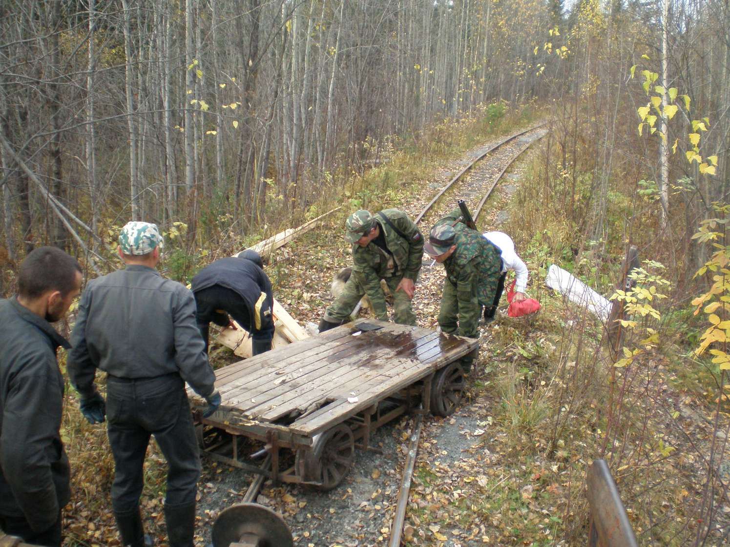 Висимо-Уткинская узкоколейная железная дорога  — фотографии, сделанные в 2007 году (часть 3)