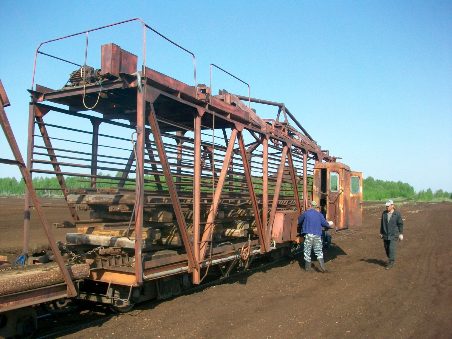 Узкоколейная железная дорога Мокеиха-Зыбинского торфопредприятия
  —  фотографии, сделанные в 2014 году (часть 10)