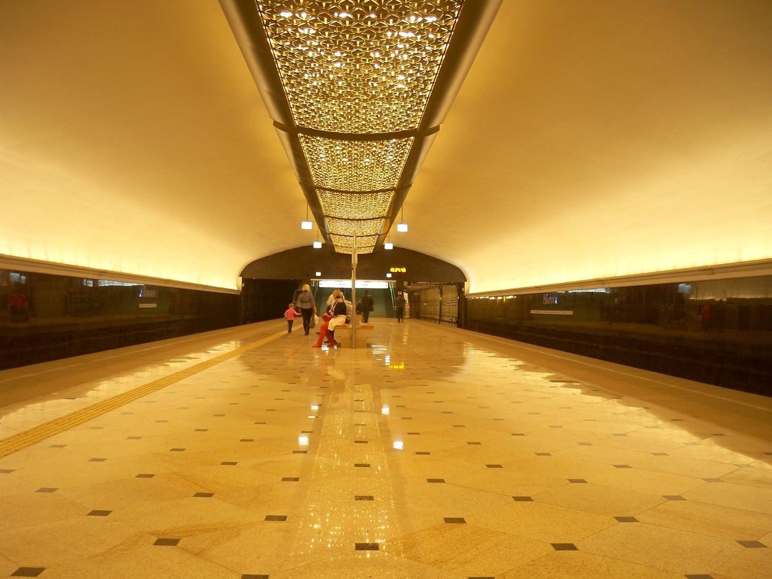 Казанский метрополитен  — станция «Яшлек»