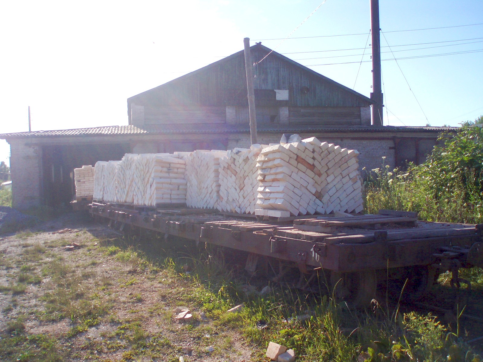 Узкоколейная железная дорога Майдан-Вильского комбината огнеупоров 
  —  фотографии, сделанные в 2007 году (часть 1)