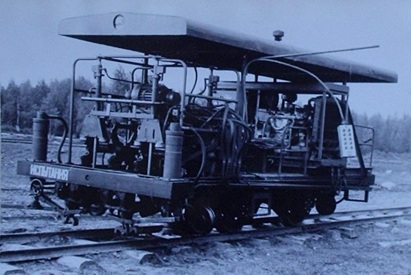 Отдельные фотографии подвижного состава узкой колеи (место съёмки неизвестно)