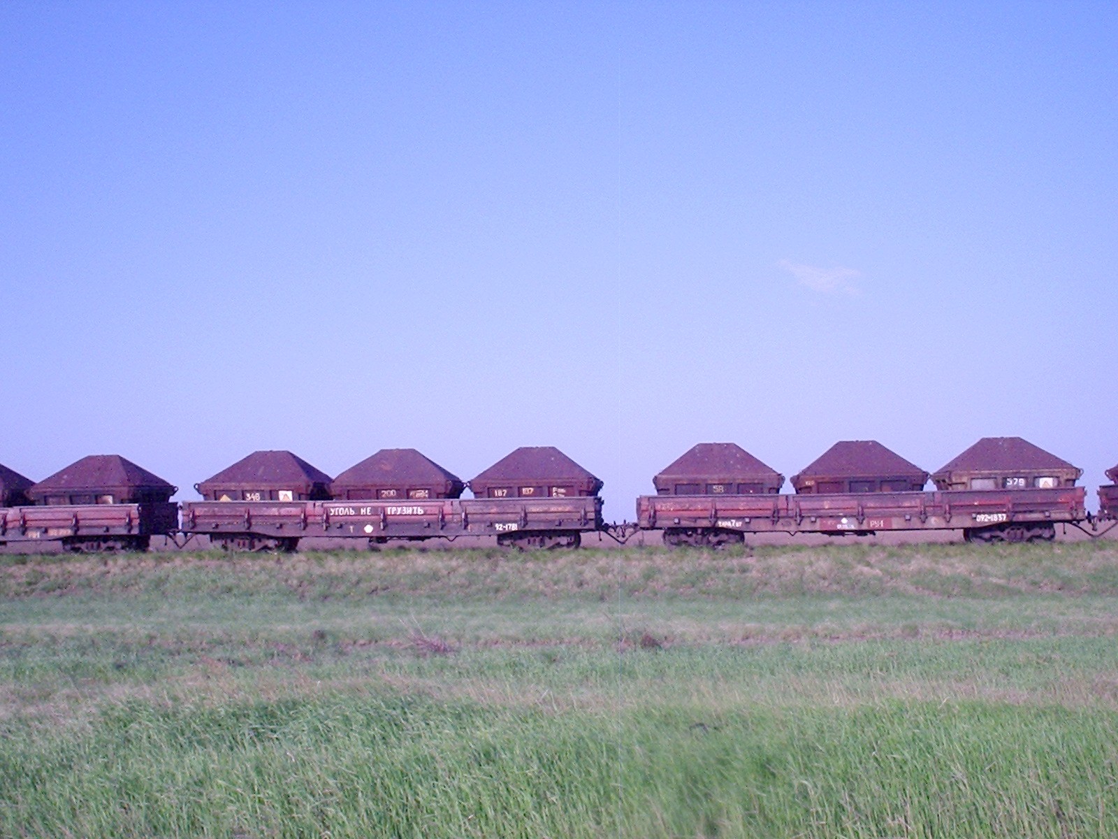 Узкоколейная железная дорога Атбасар  —  Шантобе  —  фотографии, сделанные в 2007 году (часть 34)