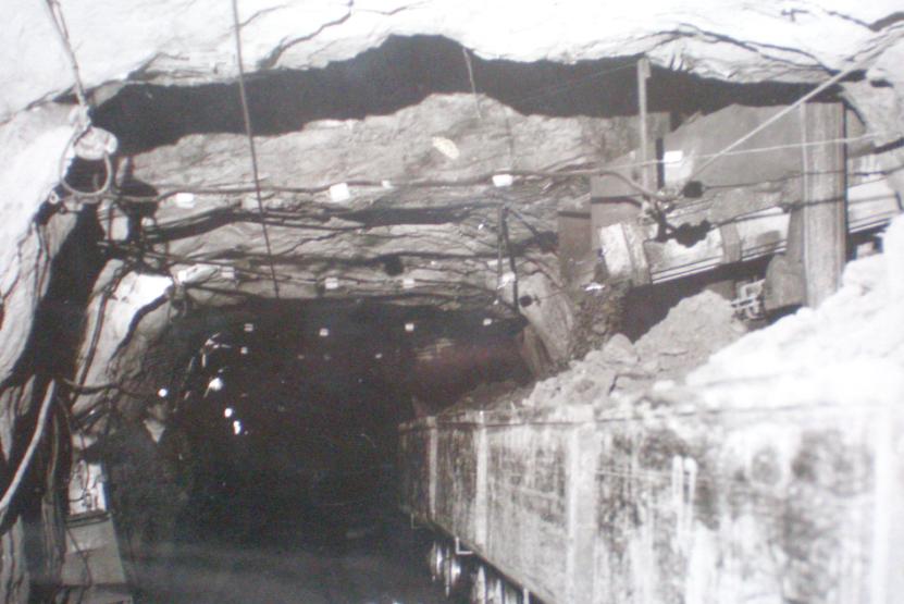 Узкоколейная железная дорога на Карнасуртском руднике  — исторические фотографии